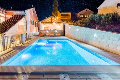 Bazen u objektu Holiday Home Villa Frančeska ili u blizini