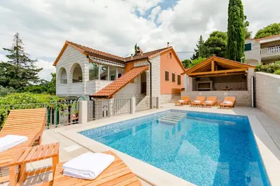 Bazen u objektu Holiday Home Villa Frančeska ili u blizini
