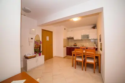 Kuhinja ili čajna kuhinja u objektu Apartments Kristina