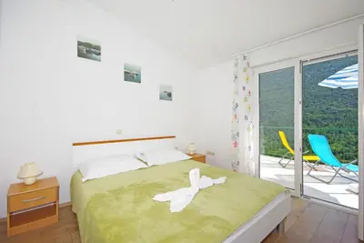 Krevet ili kreveti u jedinici u objektu Apartments with parking space Podaspilje - Omis - 11708
