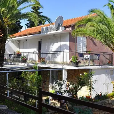Apartments by the sea Vrboska (Hvar) - 11859