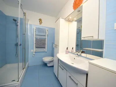 Kupaonica u objektu Holiday Home Villa Bay View by Interhome