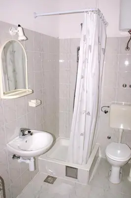Kupaonica u objektu Apartments and rooms with parking space Bol - Brac - 2926