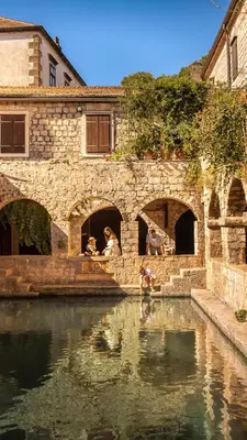 Bazen u objektu Arkada Hotel ili u blizini