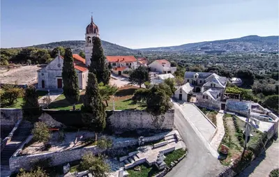 Pogled na planine ili pogled na planine iz vikendica