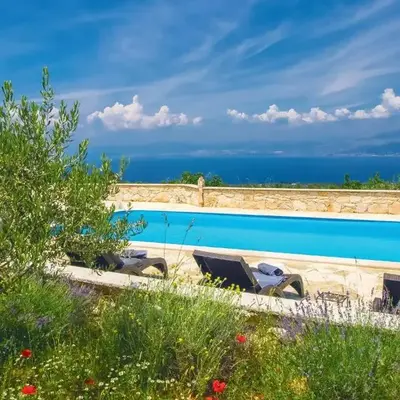 Five-Bedroom Holiday Home In Donji Humag