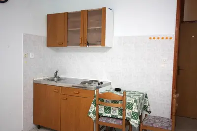 Kuhinja ili čajna kuhinja u objektu Studio Stomorska 5239a