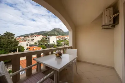 Pogled na planine ili pogled na planine iz apartmana