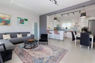 Kuhinja ili čajna kuhinja u objektu Fantastic house
