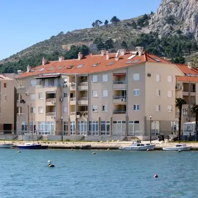 Apartments by the sea Omis - 6073