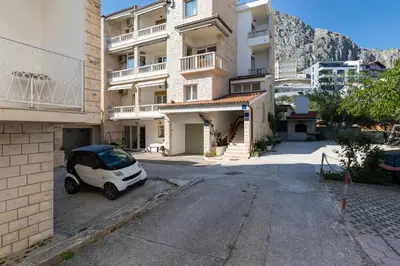 Pogled na planine ili pogled na planine iz apartmana