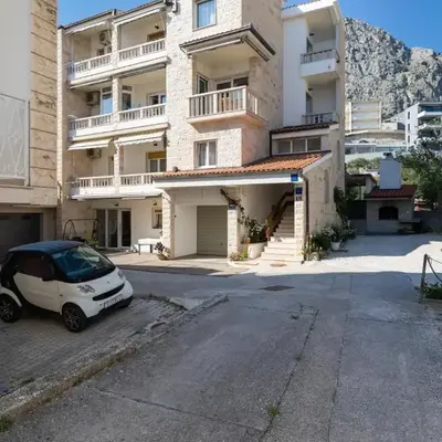 Apartments by the sea Duce