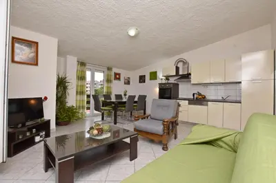 Kuhinja ili čajna kuhinja u objektu Apartments Mladen