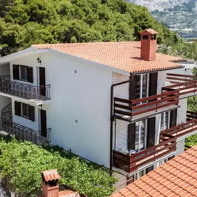 Apartments Mladen