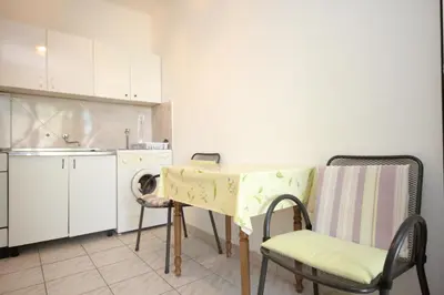 Tlocrt objekta Apartments by the sea Duce, Omis - 8680
