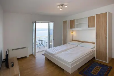 Krevet ili kreveti u jedinici u objektu Apartments with a swimming pool Zavode, Omis - 11786
