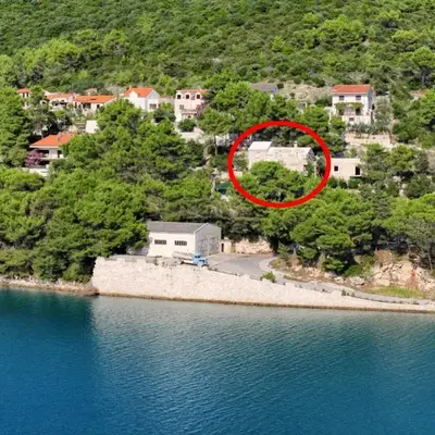 Apartments by the sea Pucisca
