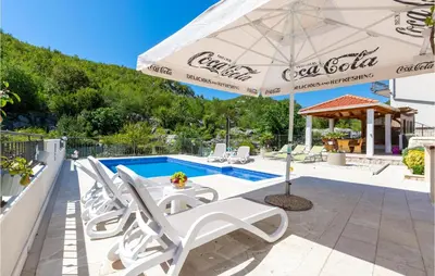 Bazen u objektu Holiday Home In Blato Na Cetini ili u blizini