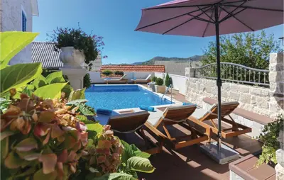 Bazen u objektu Three-Bedroom Holiday Home In Gata ili u blizini