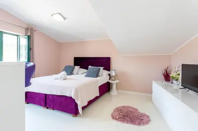 Krevet ili kreveti u jedinici u objektu Apartments Ante 2 Hvar center, pool