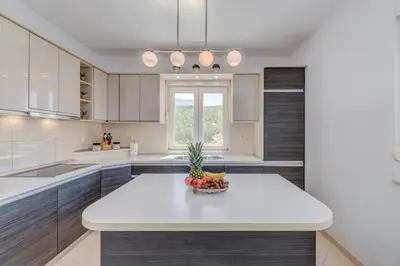 Kuhinja ili čajna kuhinja u objektu Apartments Cala