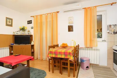 Kuhinja ili čajna kuhinja u objektu Apartments by the sea Supetar, Brac - 7549
