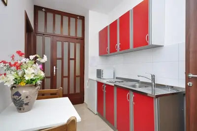 Kuhinja ili čajna kuhinja u objektu Apartments by the sea Duce, Omis - 8633