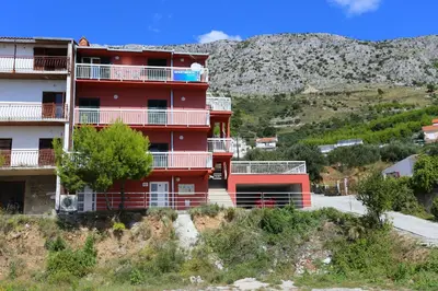 Pogled na planine ili pogled na planine iz apartmana