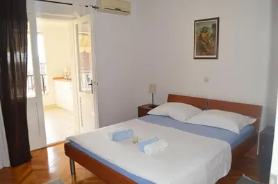 Krevet ili kreveti u jedinici u objektu Apartments with parking space Makarska - 11361