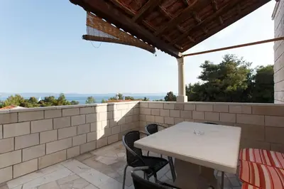 Balkon ili terasa u objektu Apartments by the sea Sumartin, Brac - 12036