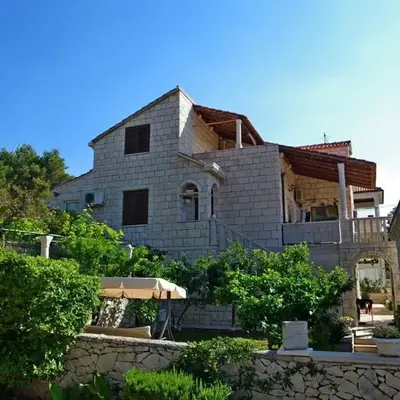 Apartments by the sea Sumartin