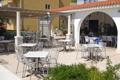 Restoran ili neka druga zalogajnica u objektu Apartment Lokva Rogoznica 2973b