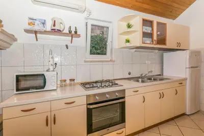 Kuhinja ili čajna kuhinja u objektu House Santa Barbara