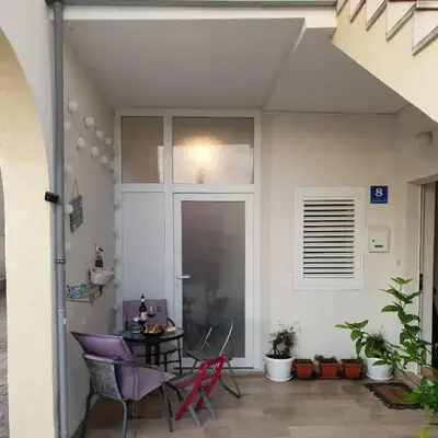 Apartment Mirna