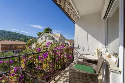 Pogled na planine ili pogled na planine iz apartmana