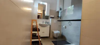 Kuhinja ili čajna kuhinja u objektu Spacious apartment in Stari Grad, 80 m², serene garden