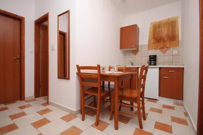 Kuhinja ili čajna kuhinja u objektu Apartments by the sea Milna, Hvar - 8795