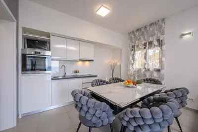 Kuhinja ili čajna kuhinja u objektu Villa Nani