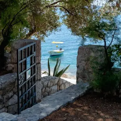 Pine Beach Villa