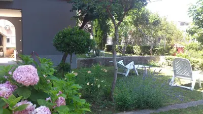 Vrt u objektu Apartments Villa Ivanka