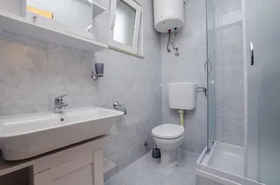 Kupaonica u objektu Apartments Karlo