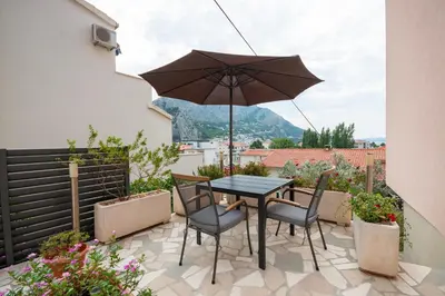 Pogled na planine ili pogled na planine iz apartmana