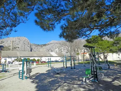 Dječje igralište u objektu Apartments Zecic