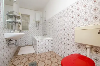 Kupaonica u objektu Apartments Anka 50m from the beach