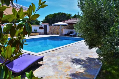 Bazen u objektu Apartments Villa Barbara ili u blizini