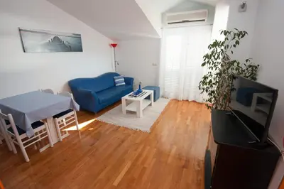 TV i/ili zabavni centar u objektu Apartments with a parking space Podstrana, Split - 12664