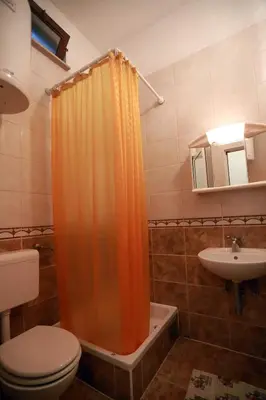 Kupaonica u objektu Studio Baska Voda 10406b