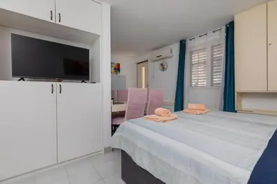 TV i/ili zabavni centar u objektu Studio Balica Rat 1065a