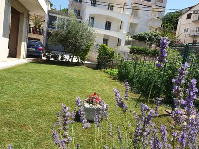 Vrt u objektu Apartments Blaža