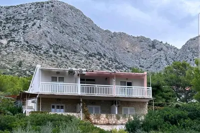 Pogled na planine ili pogled na planine iz apartmana